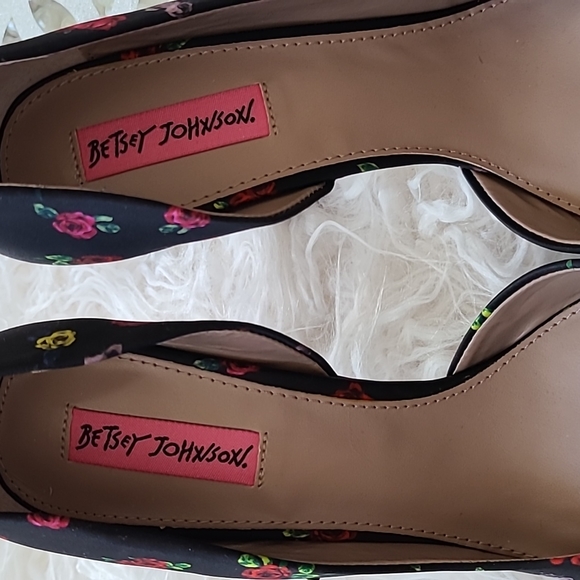 Nwot Betsey Johnson stilettos - Picture 5 of 9